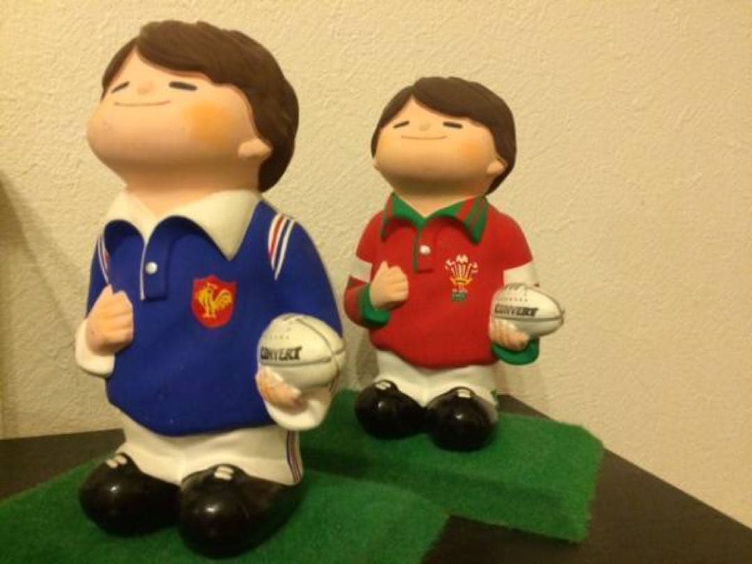 ラグビー　陶器製人形　ウェールズ代表　旧デザイン