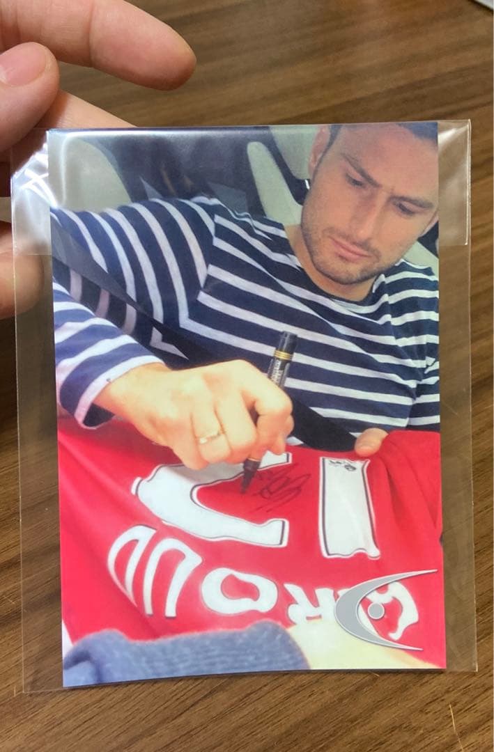 オリヴィエ・ジルー直筆サインユニフォーム