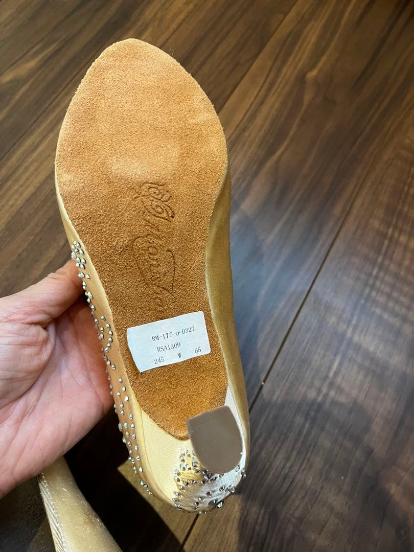 スタンダードシューズ　ラインストーン付き