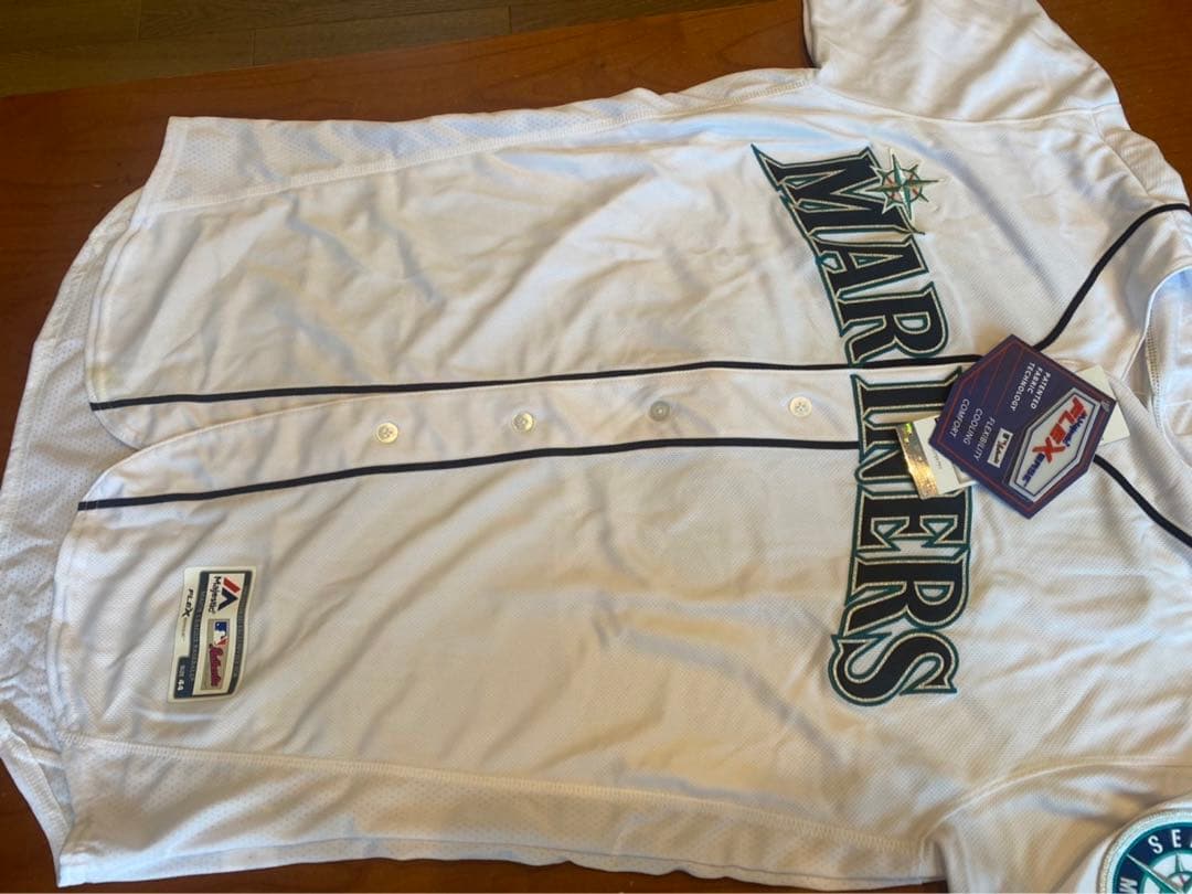 イチロー　直筆サインユニホーム