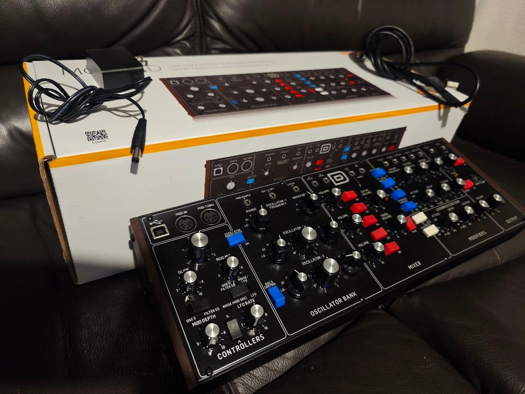鍵盤楽器 Behringer Model D