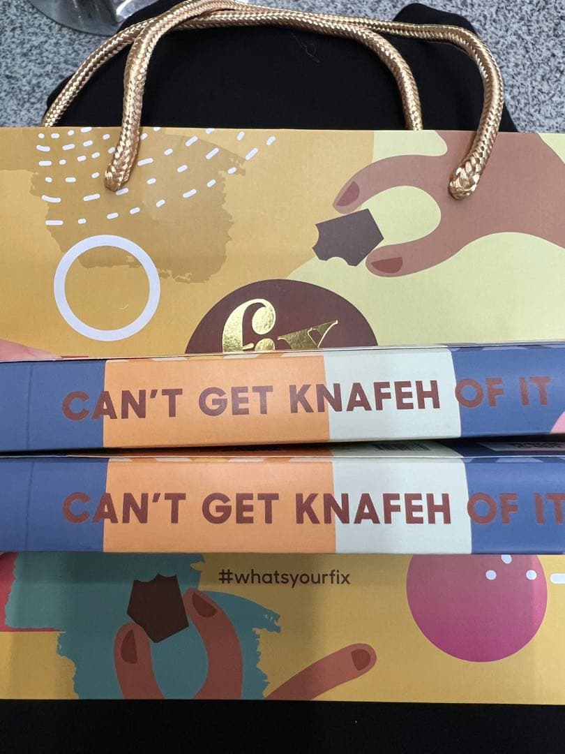 Fix ドバイチョコレート 2枚セット2/22ドバイで購入(紙袋付き)