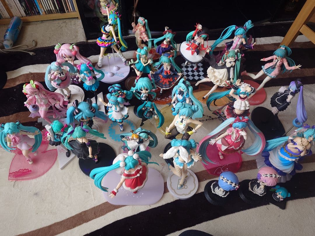 初音ミク フィギュア 30体+2体セット 　ジャンク扱い