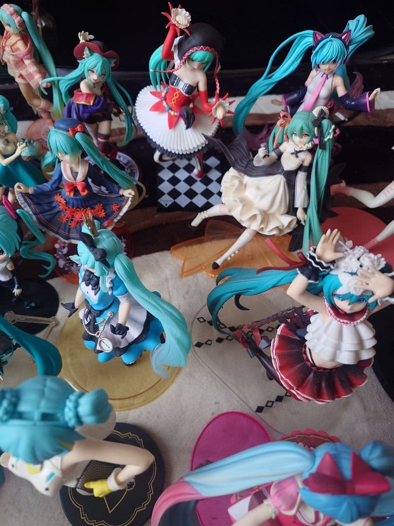 初音ミク フィギュア 30体+2体セット 　ジャンク扱い