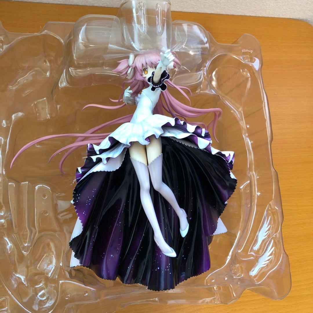 アルティメットまどか 1/8スケールフィギュア
