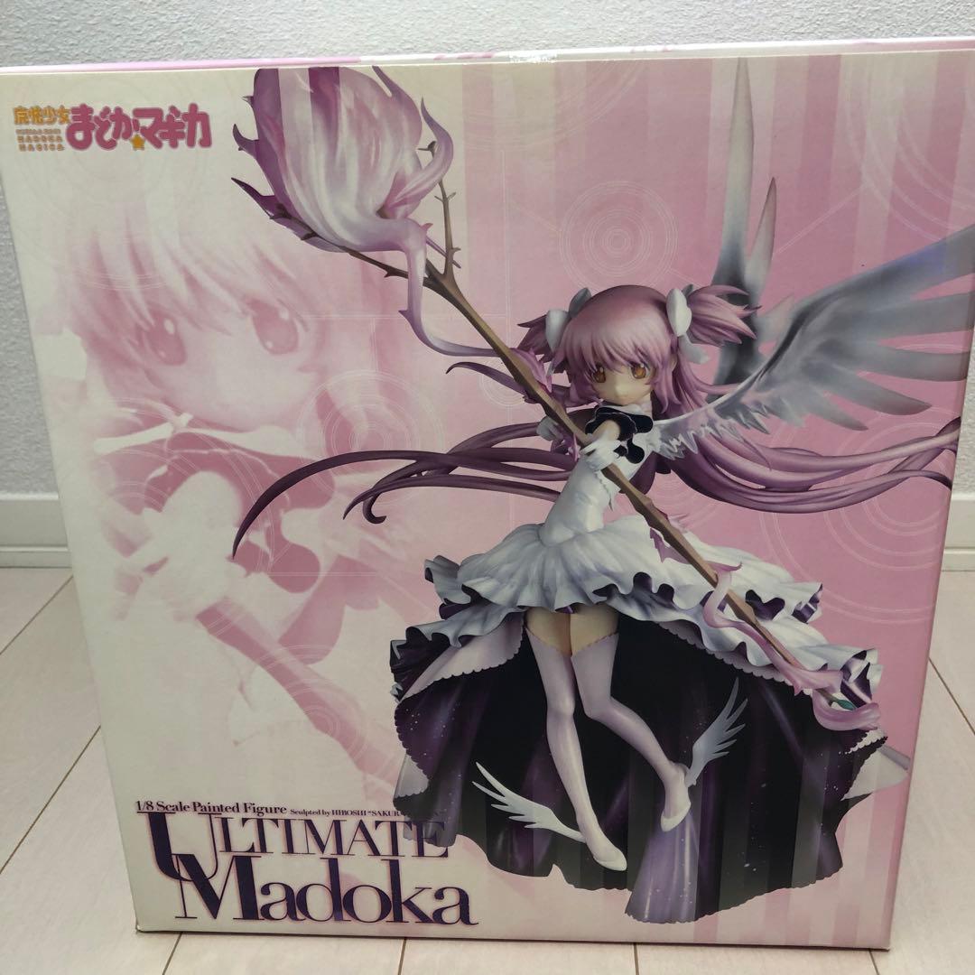 アルティメットまどか 1/8スケールフィギュア