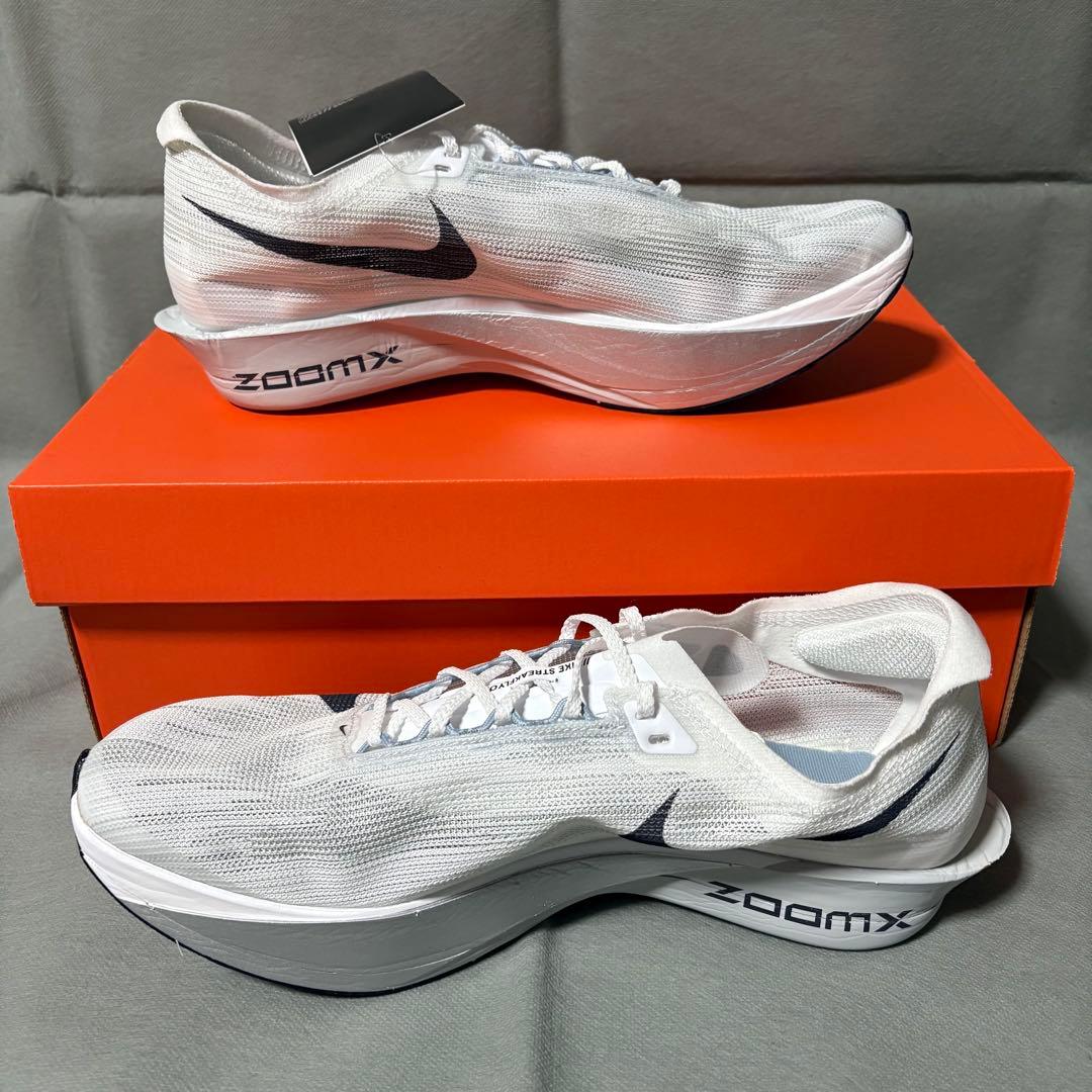 ナイキ　ストリークフライ2 ホワイト　ブラック　白　黒　ランシュー　28.0