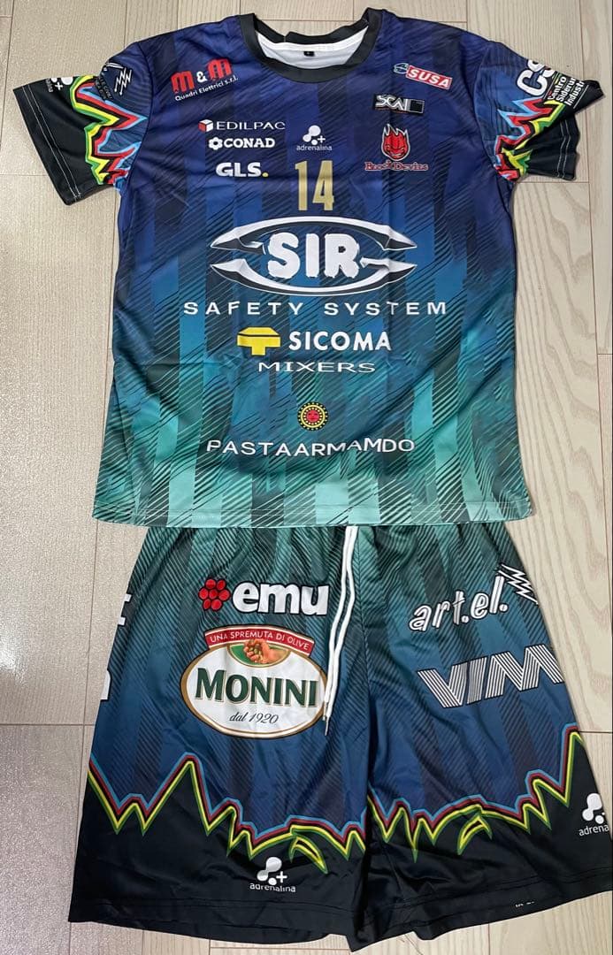 石川選手所属ペルージャ　ユニフォーム　ゲームパンツ　上下セット　L