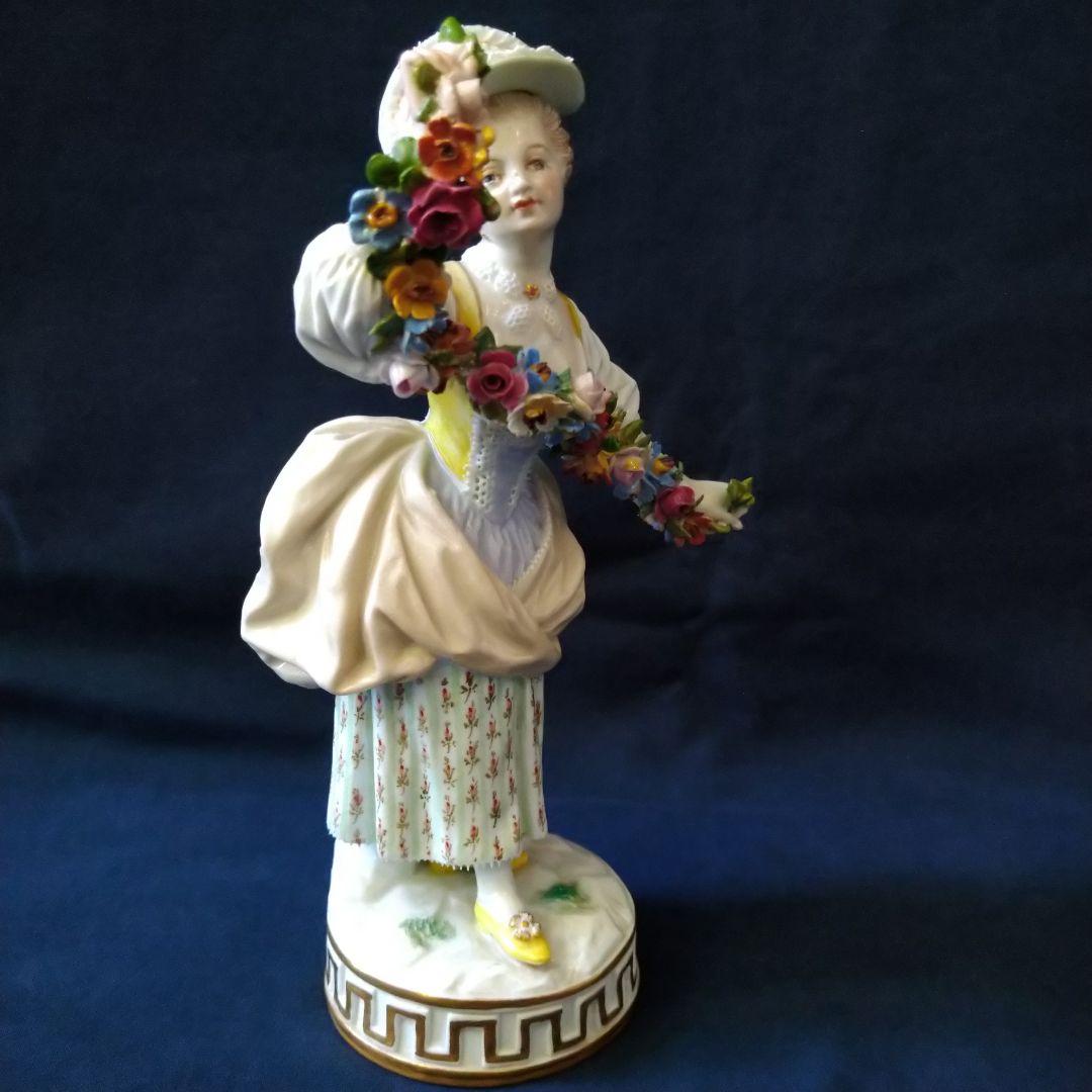 ✤1924年以前マイセンフィギュリン『ガーランドを持つ女性』①