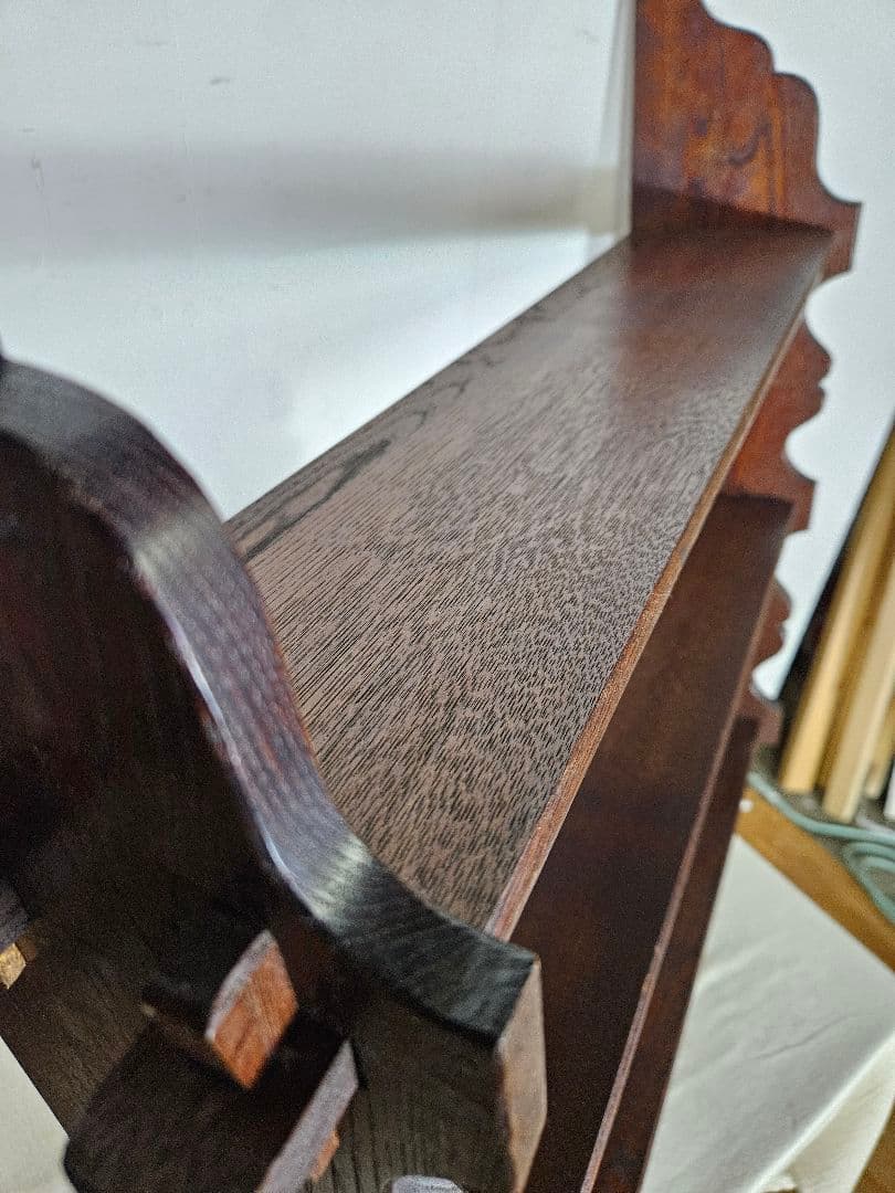 ヴィンテージ 古い無垢のウォールシェルフ 楔式 壁掛け 飾り棚 3段 陳列棚