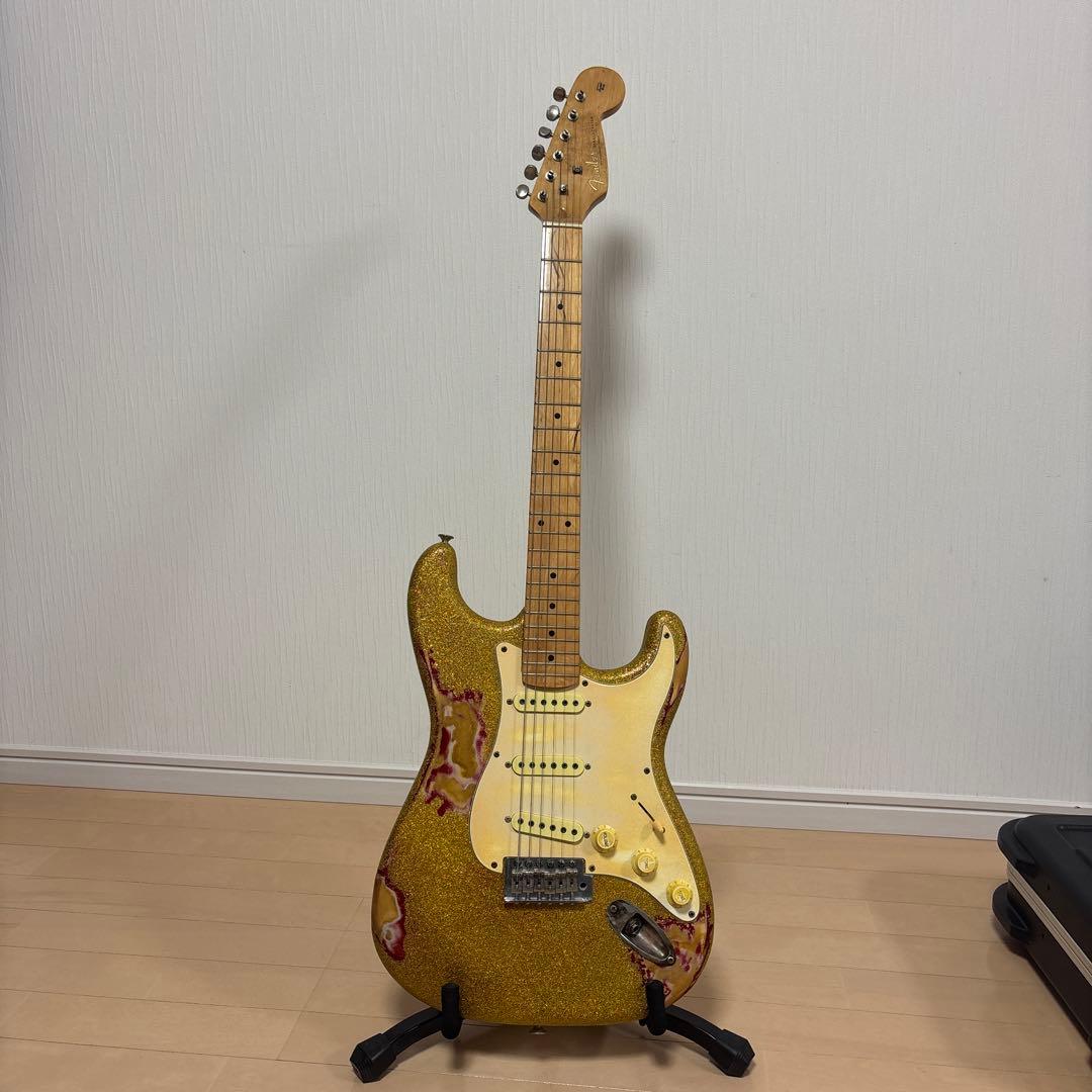 Stratocaster ゴールドラメ