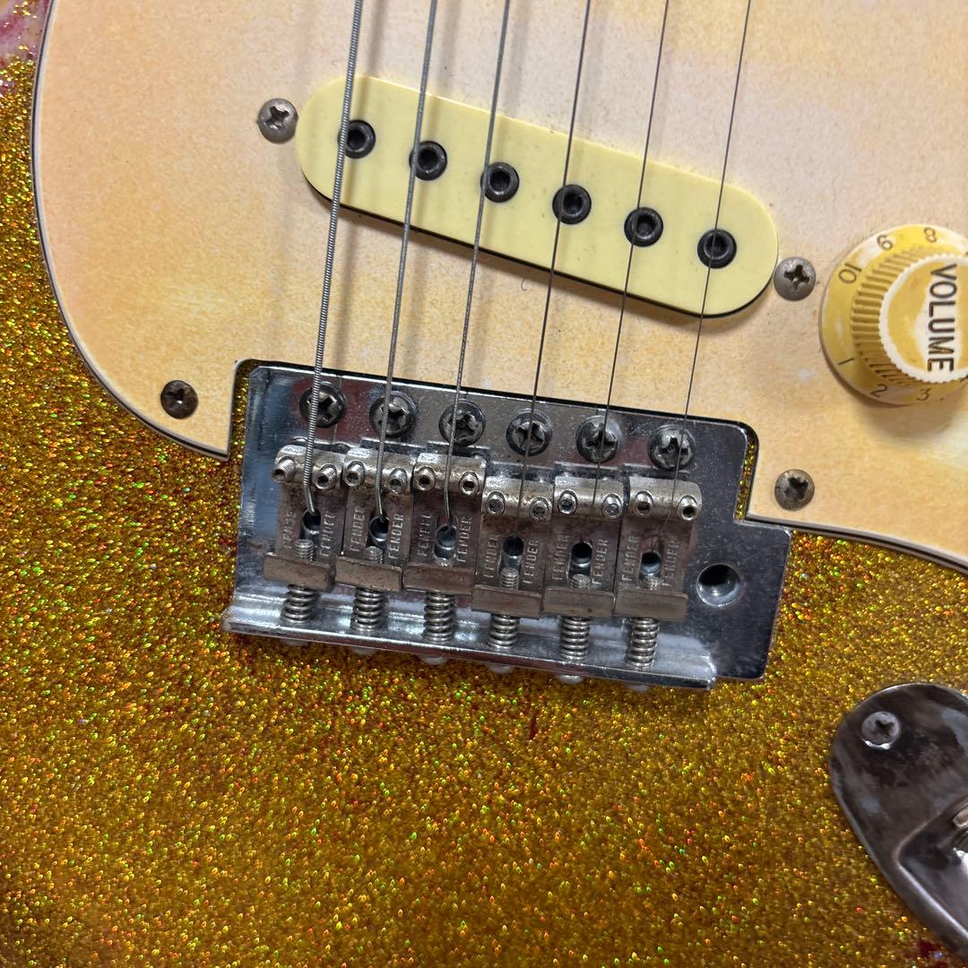 Stratocaster ゴールドラメ