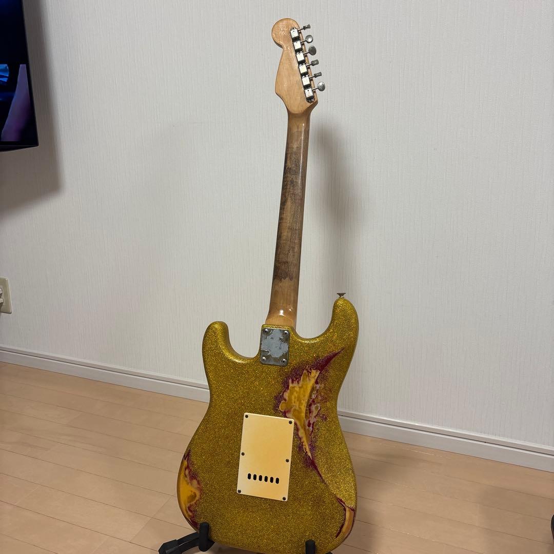Stratocaster ゴールドラメ