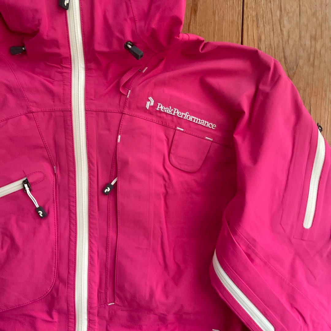 ピークパフォーマンス　 ヘリアルパインジャケット女性用Sサイズ