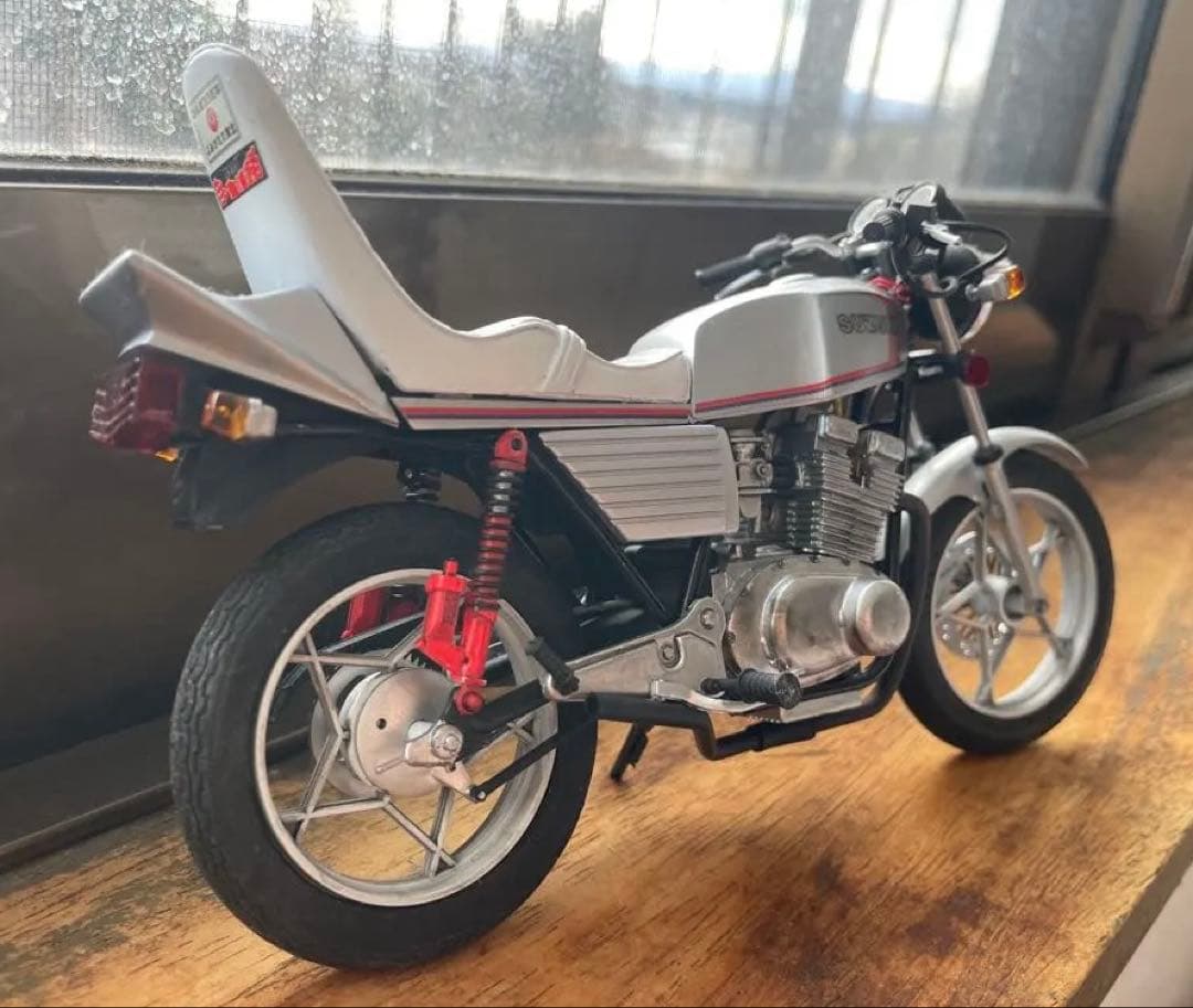 アオシマ　1/12 gsx400e ザリ完成品
