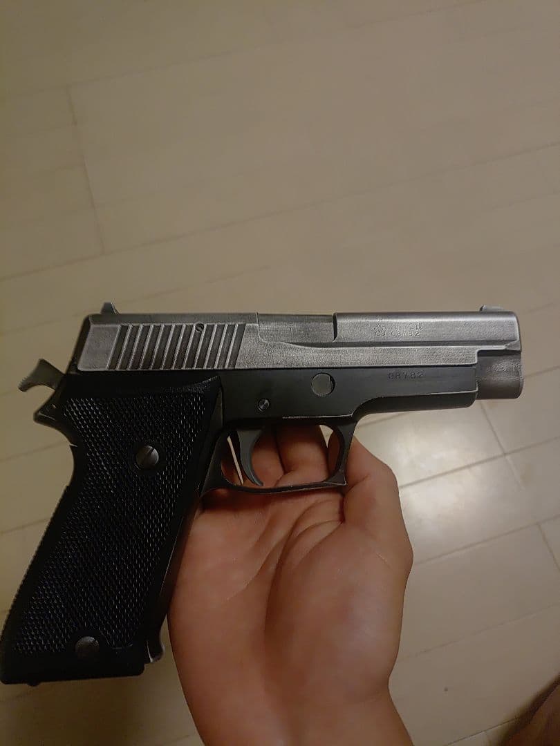 SIG P220 リアル塗装　陸上自衛隊仕様9mm拳銃