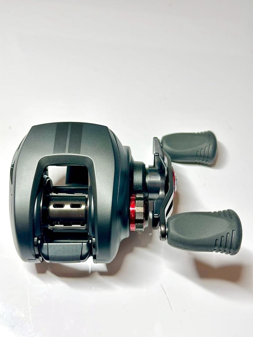 激レア新品　ダイワ(DAIWA) Z2020 SH BLACK LTD(右)