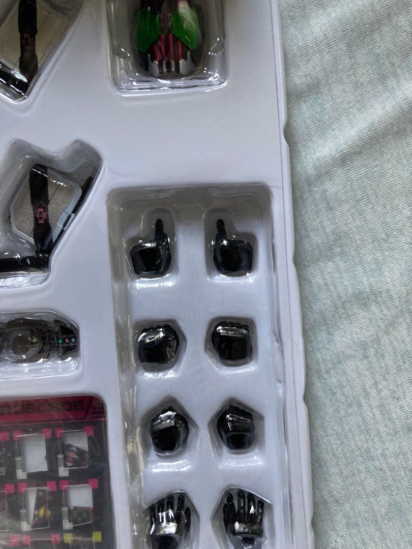 S.H.フィギュアーツ 仮面ライダーディケイド 真骨彫製法