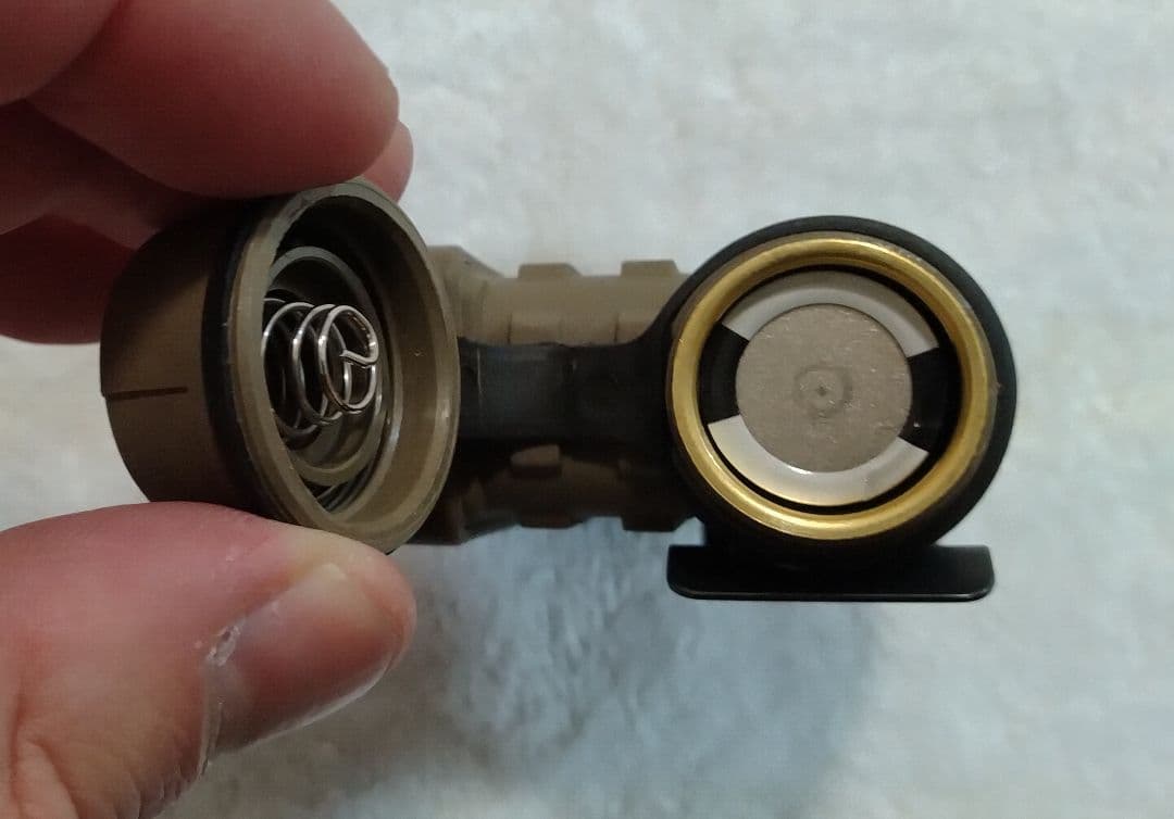 ミリタリーライト(ヘルメット用)