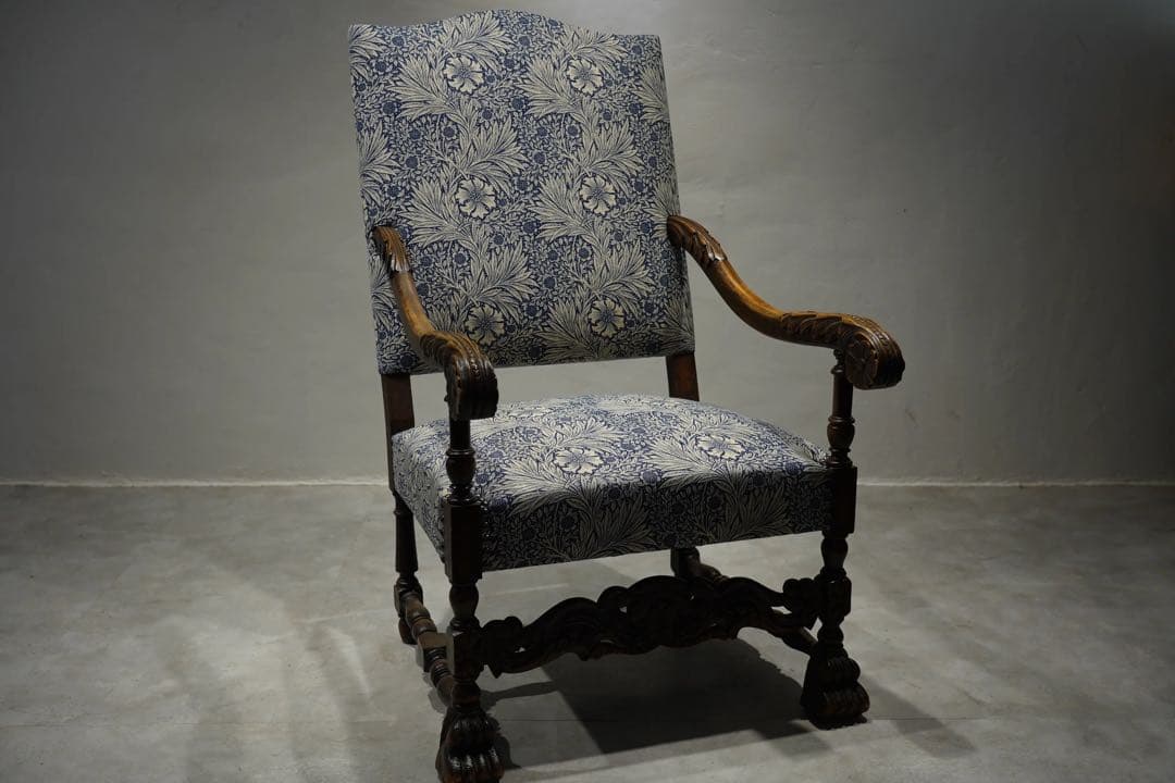 イギリスアンティーク アームチェア ジャコビアン様式　動物脚　張替済　ソファ
