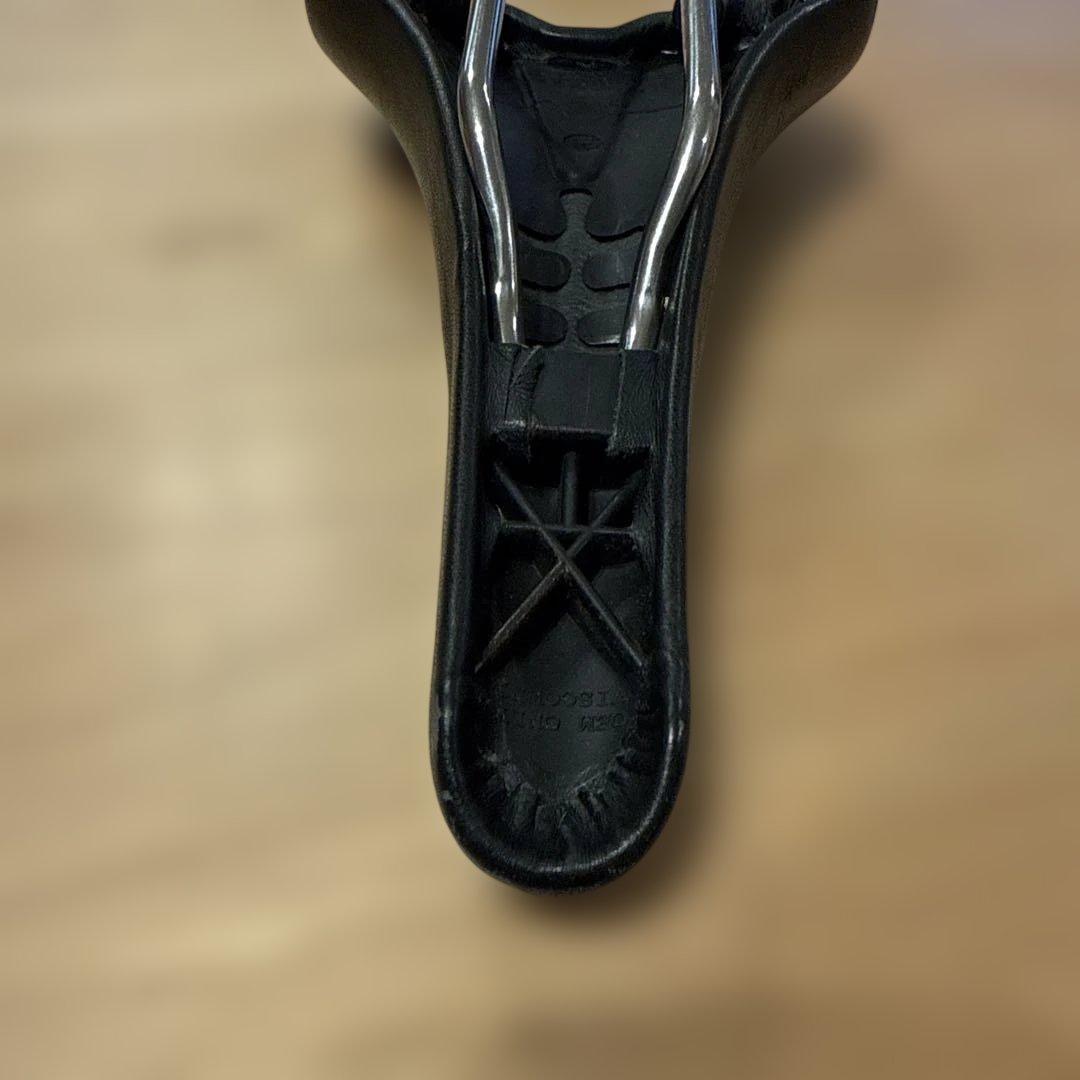 AvoCet O2 40Air Titanium サドル