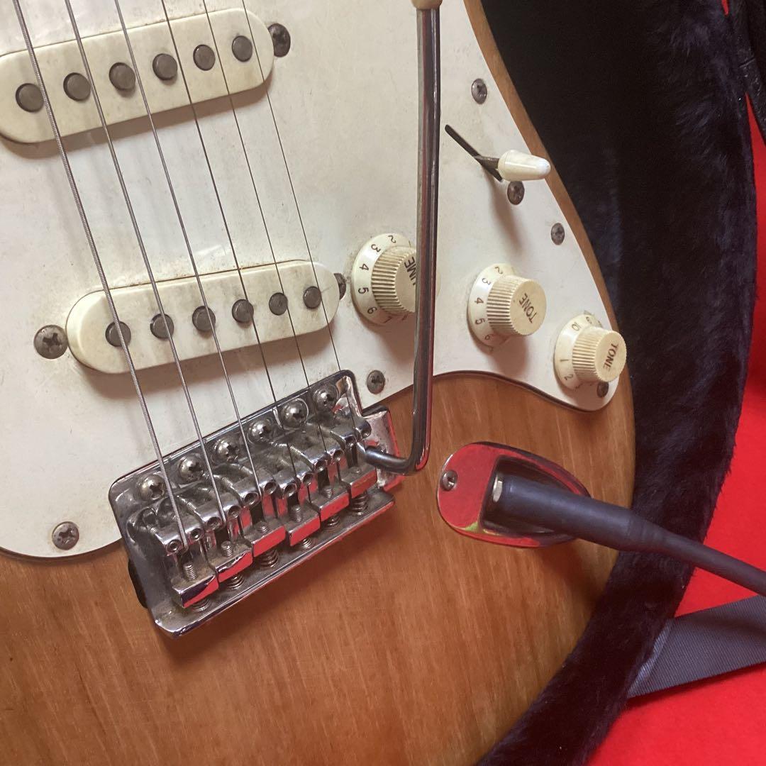 エレキギター ハードケース付き動作品