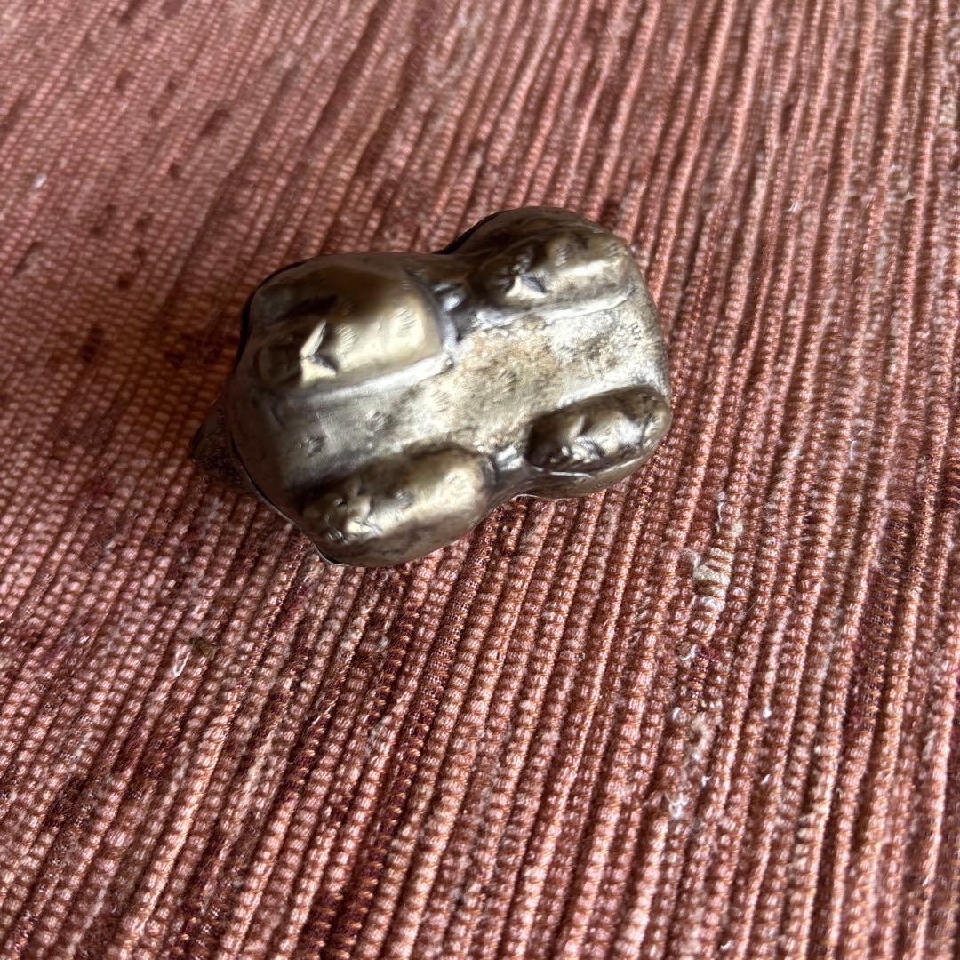 金属製 ウサギの彫刻 小型