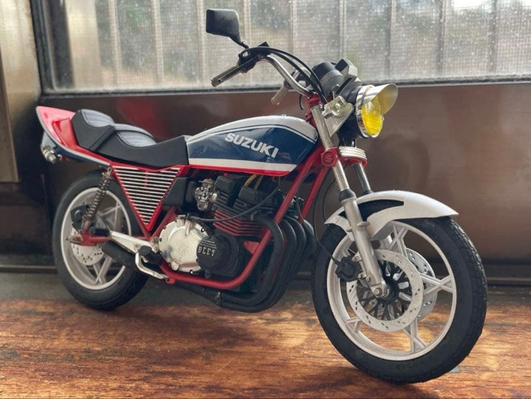 アオシマ　gsx400f 1/12 完成品