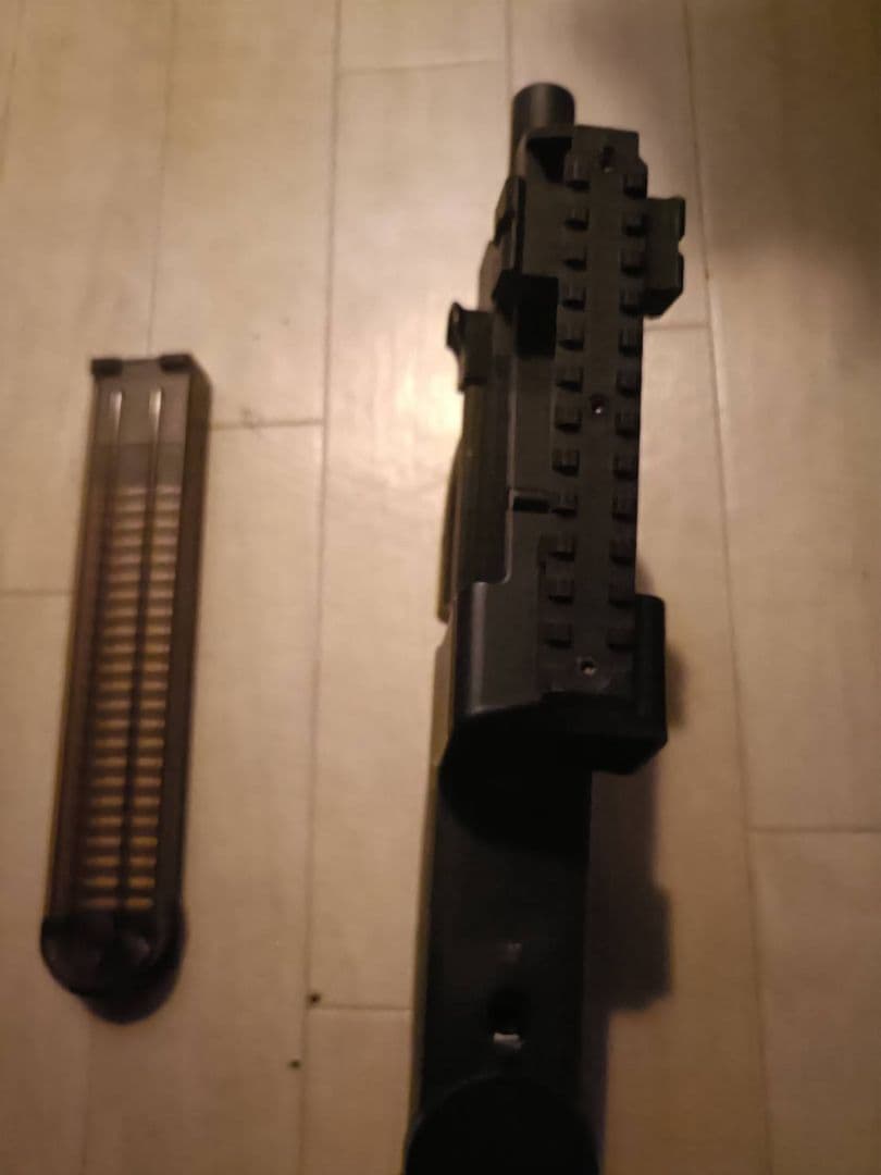 東京マルイ　P90 電動ガン マガジン付き