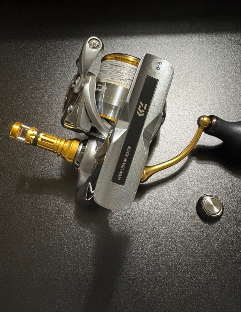 極美品 DAIWA フリームス 2500S-XH パワーハンドル仕様