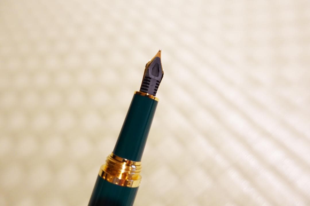 LOUIS VUITTON 万年筆 グリーン ペン先750 K18