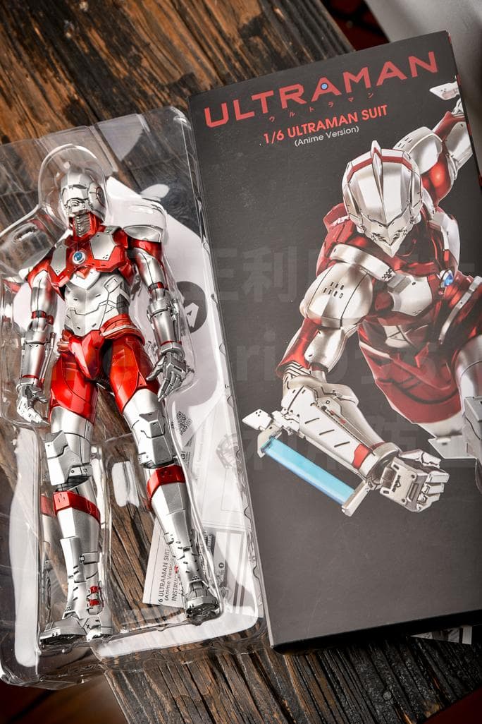 スリーゼロ ULTRAMAN (Anime Version) 1/6 フィギュア