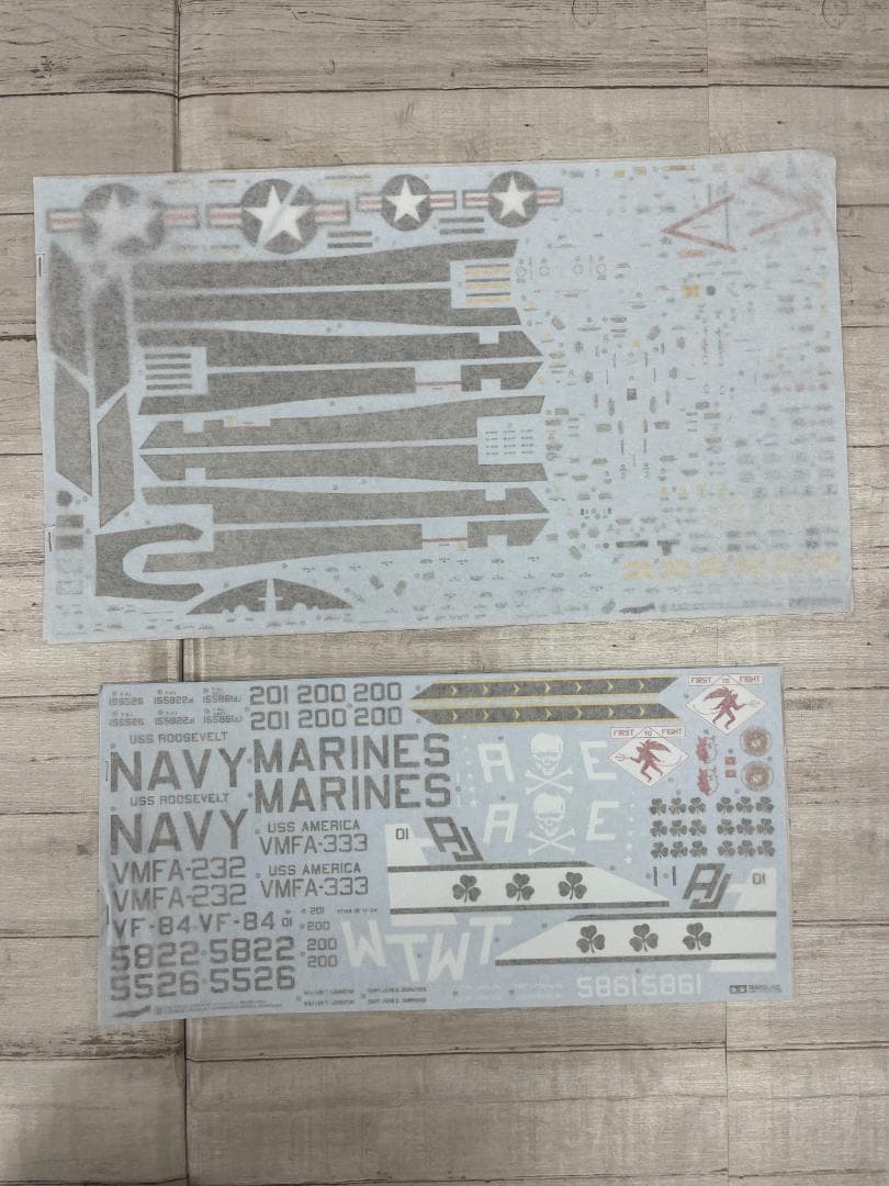 ◆未組立◆1/32 マクダネル・ダグラス F-4J ファントムII マリーン