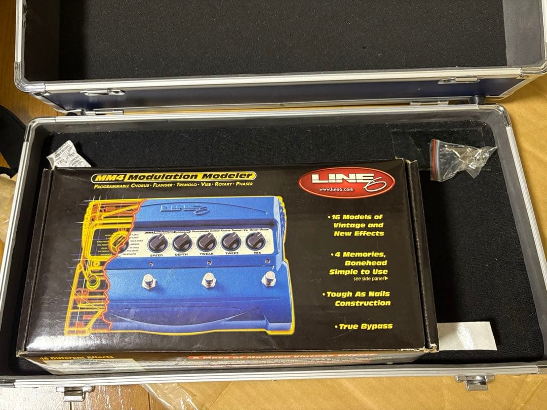LINE６ MM4 Modulation Modeler＋エフェクターケース