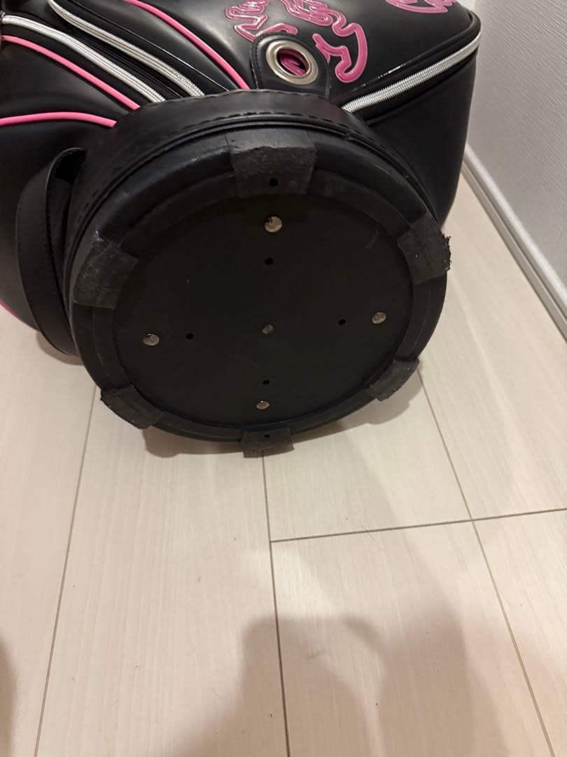 【アドミラルゴルフ】立体ロゴモノグラム 9型キャディバッグ フード付き黒ピンク