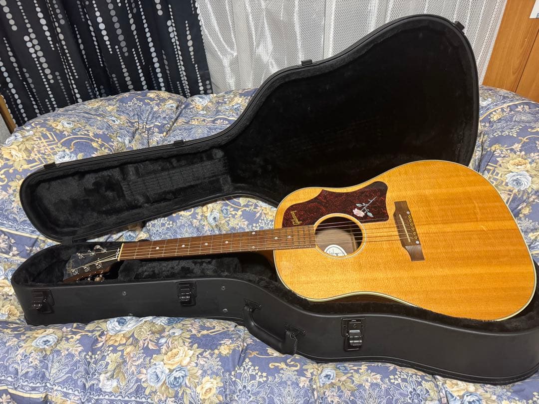 ZED。Gibson J-45 Studio Walnut ナチュラル