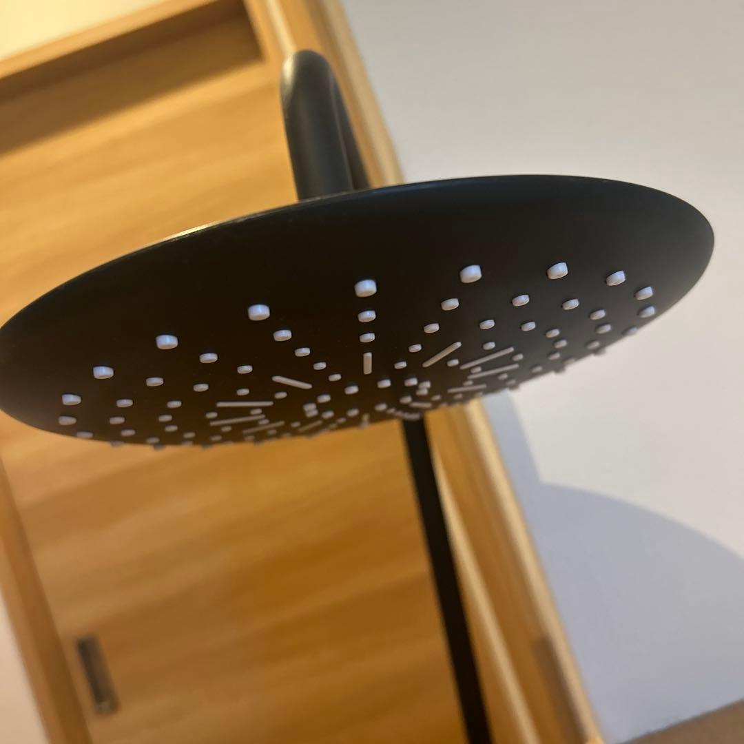 ブラック円形シャワーヘッド