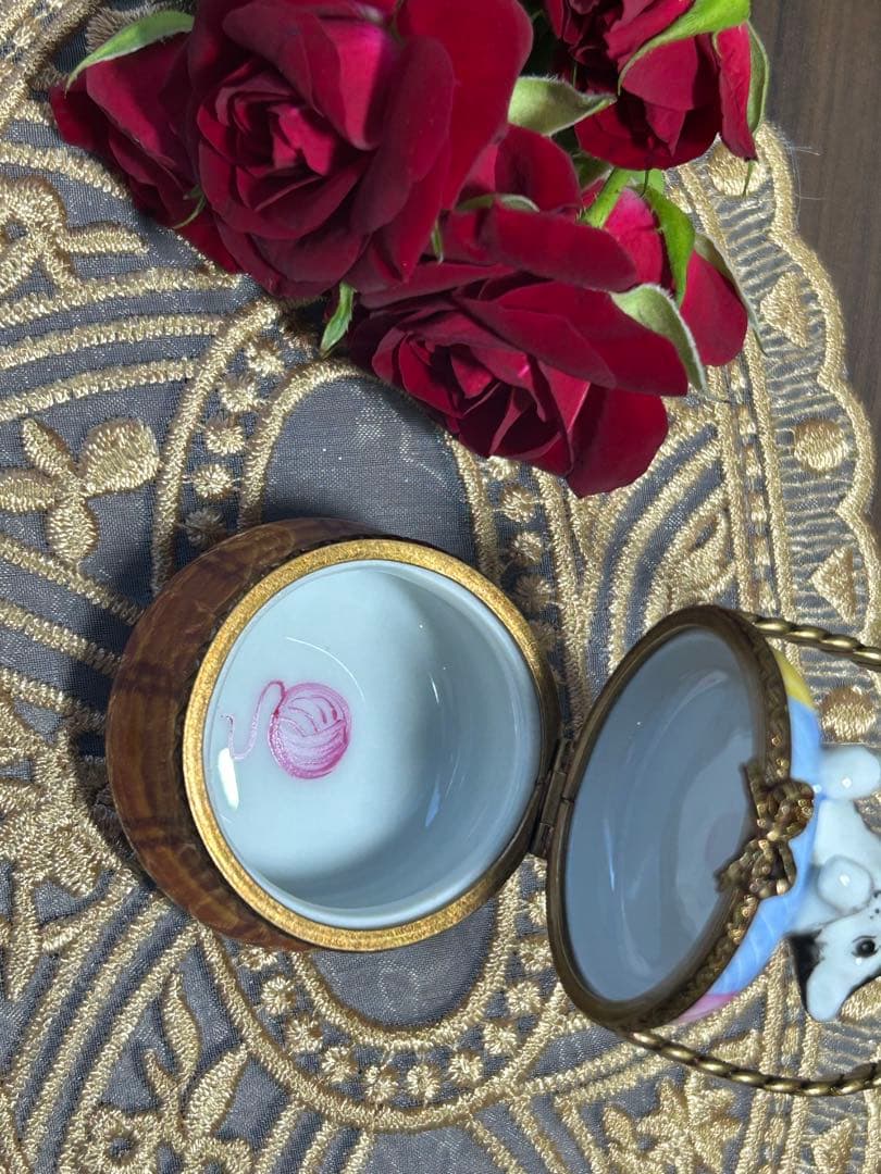 お値下げ中❣️ラスト2時間　リモージュボックス　猫ちゃん カゴの猫　小物入れ