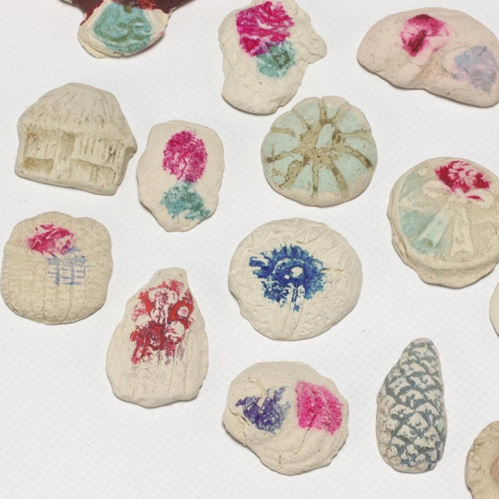 160B 古い 白い 泥めんこ 24点 素焼き おはじき