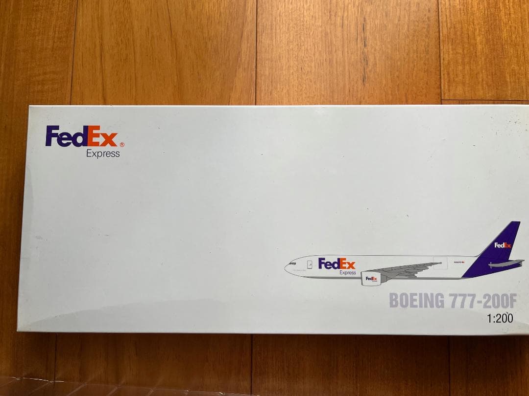 FedEx・Boeing777-200Fプラモデル
