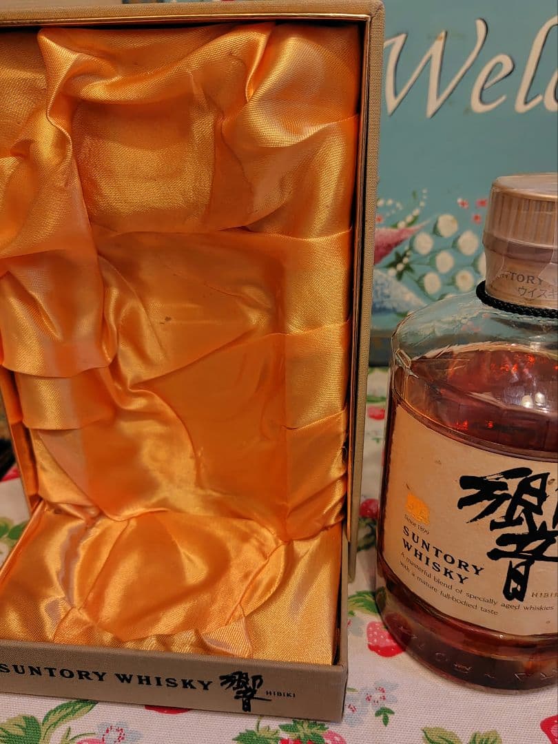 【美品】　サントリー 　ウイスキー　フィルム剥がれ　響　裏金ラベル　裏金ラベル