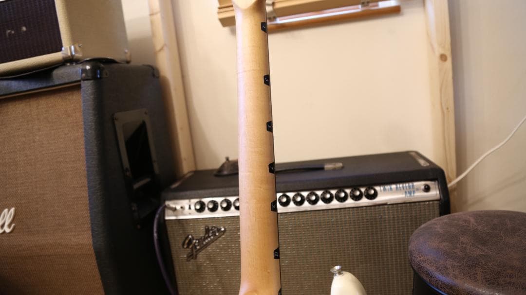 Maison ストラトキャスター　タイプ　ヴィンテージホワイト