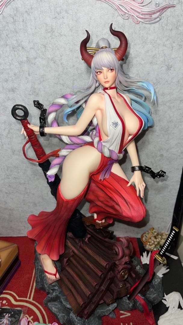 ONE PIECE ヤマト 樹脂 彫刻 フィギュア B