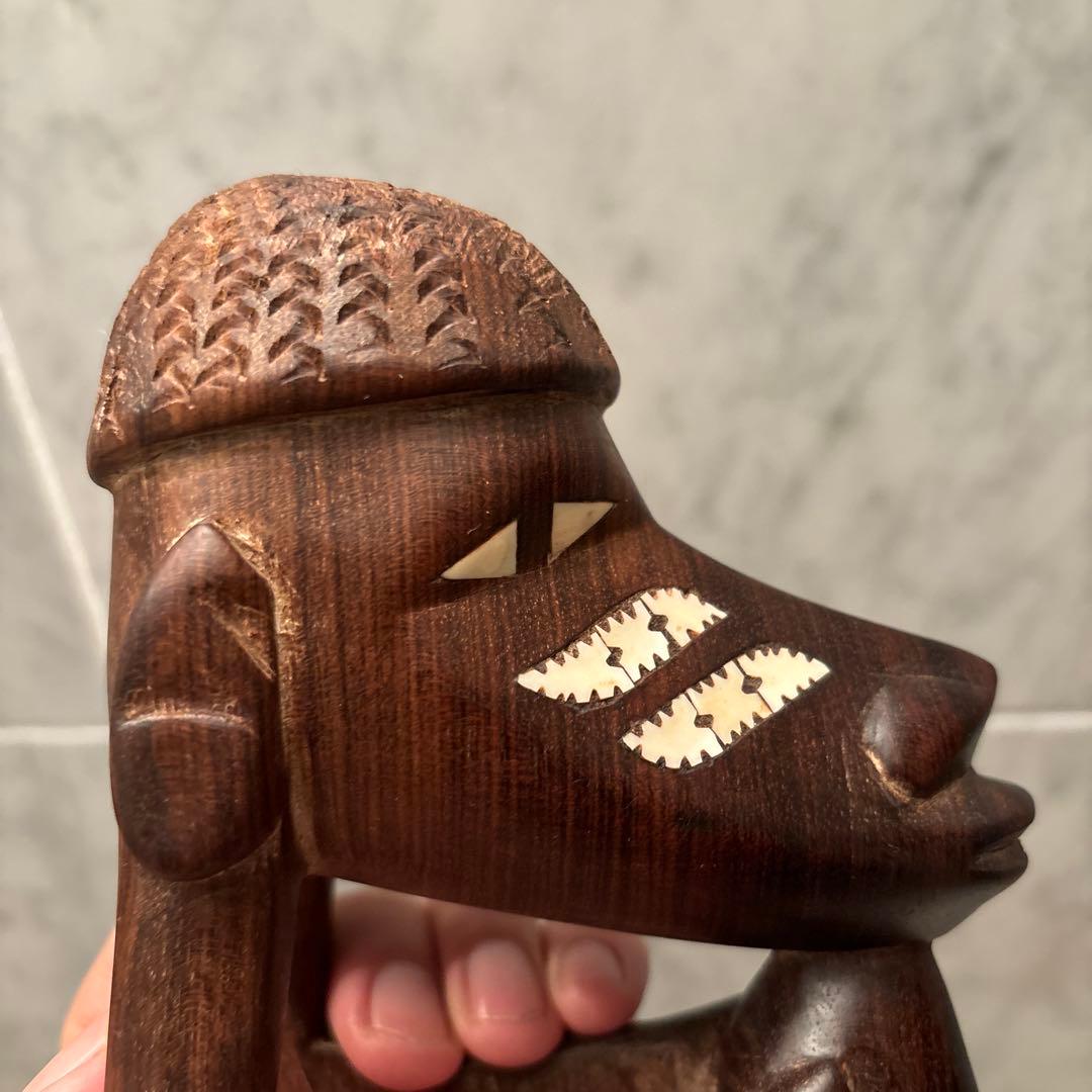 西アフリカビンテージ本能的に引き寄せられる瞳やお顔の貝殻が美しい一刀彫りオブジェ