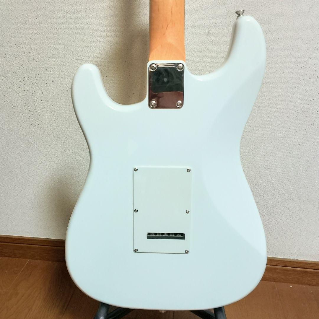 美品　BUSKER’S　ストラトキャスタータイプ　エレキギター　ホワイト