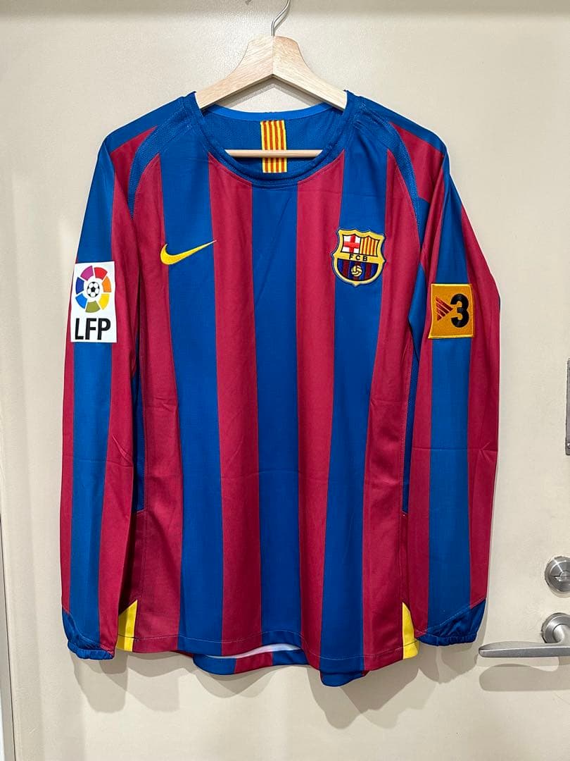 バルセロナ05/06シーズンのリオネル・メッシのホームユニフォーム