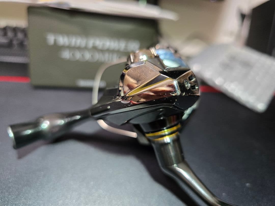 【美品】24 ツインパワー 4000MHG ◆PEラインおまけ付き◆ シマノ