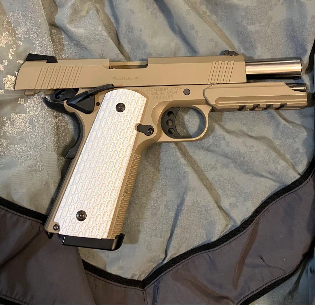 東京マルイ　ガスブロハンドガン　デザートウォーリア　スペアマガジン付き中古