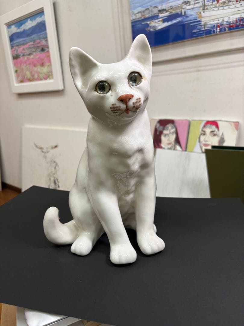ケンジントン猫の置物　Jenny Winstanley. 作品世界に200個のみ