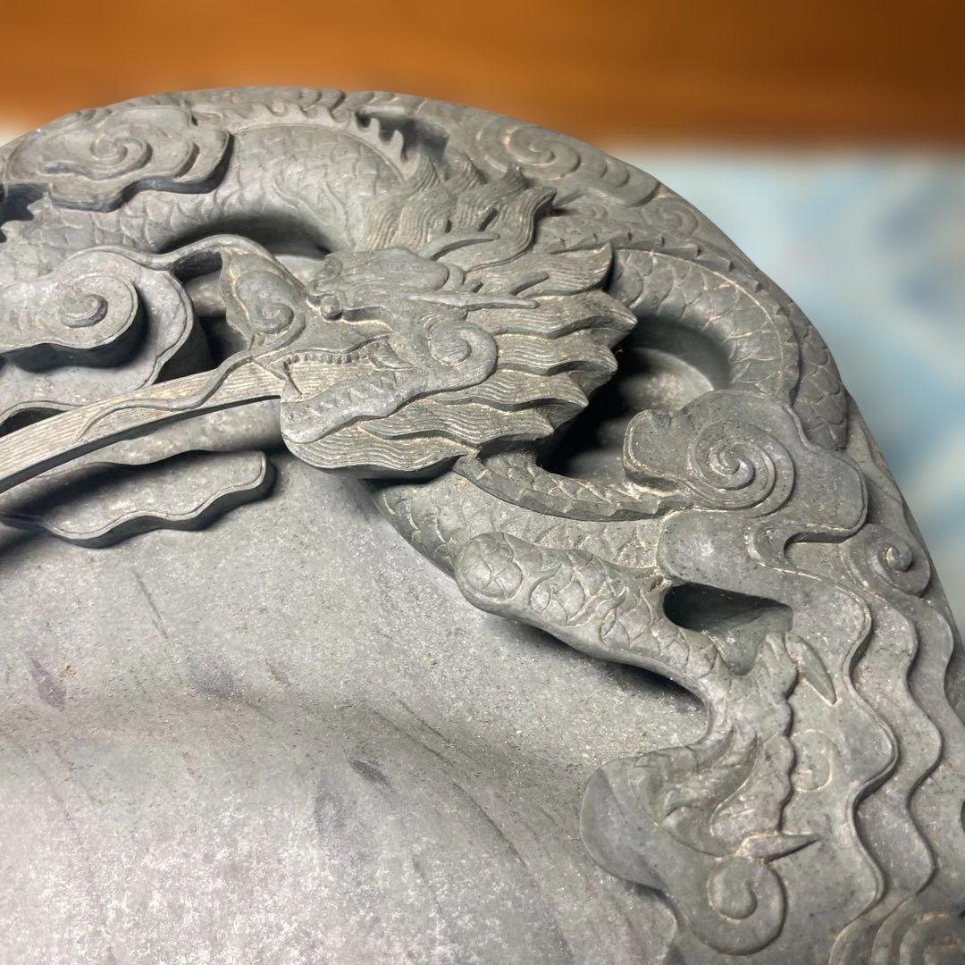 一点物　一枚岩大きな龍彫刻の石製硯